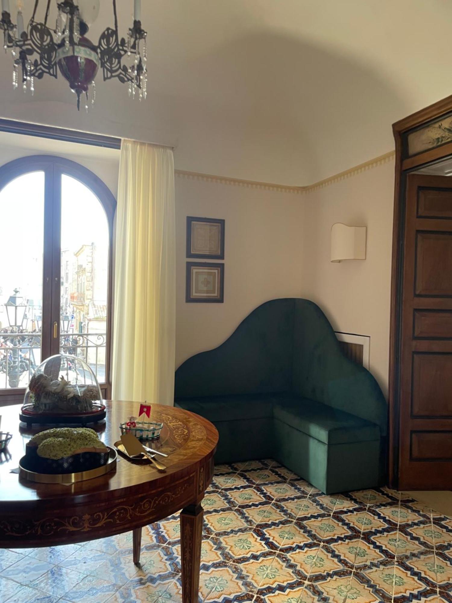 Dimora Del Duomo Hotel เอนนา ภายนอก รูปภาพ
